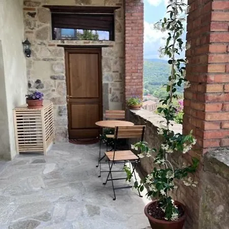 Apartment Casa Angolo Cantina Nel Castello Montegiovi